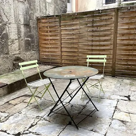Duplex Avec Terrasse En Hypercentre De Апартаменты